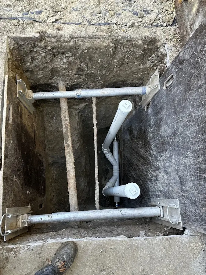 Experienced plumber completing Drain Cleaning work in Bernalillo